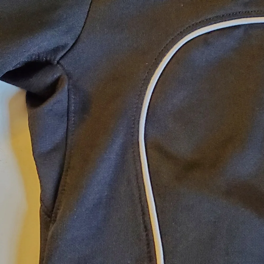 Kids Nike zip up black jacket Sz M